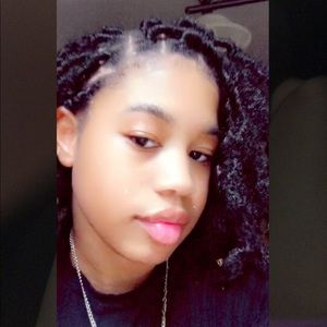 Meet your Posher, Elisha